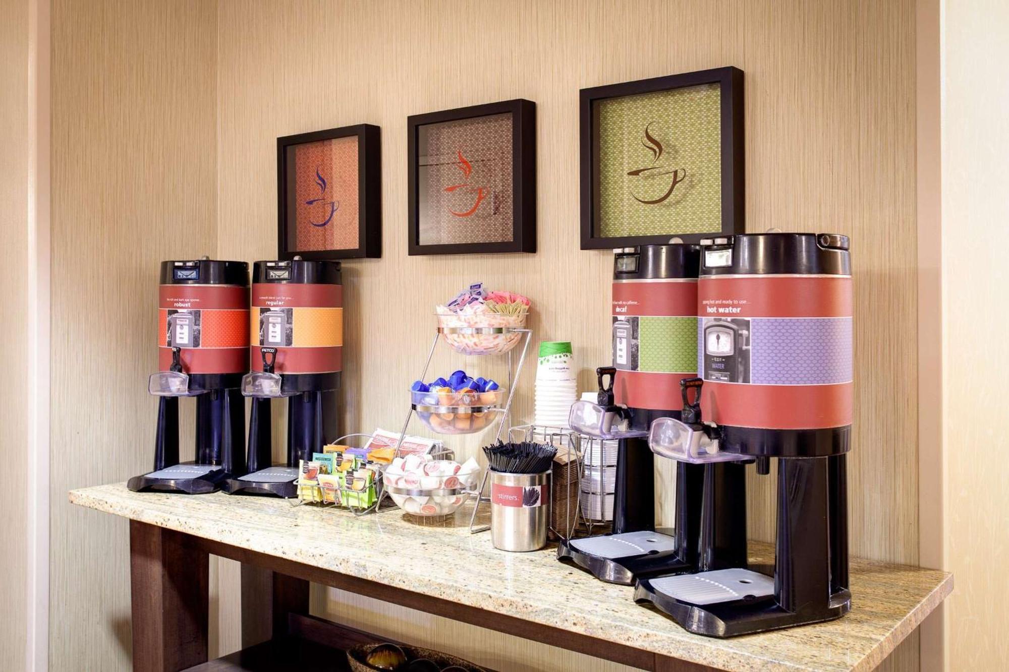 Hampton & Chicago/saint Charles Hotel 3*